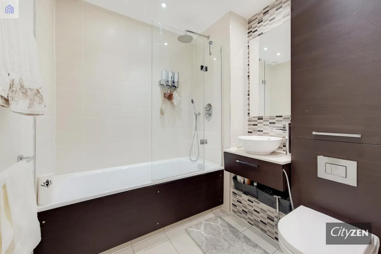 Roosevelt Tower, 18 Williamsburg Plaza, London, E14 9NW, photo 9