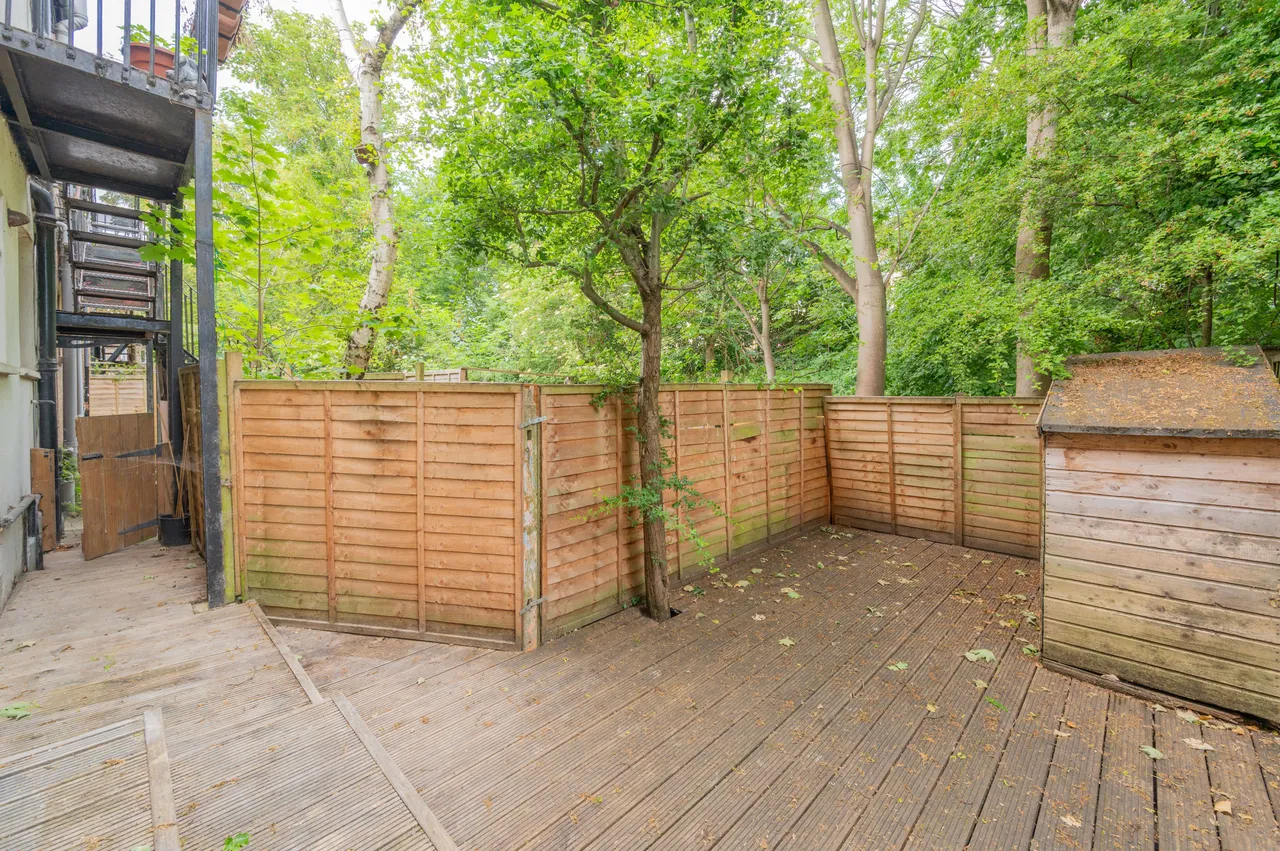 13 West Gardens, London, photo 5