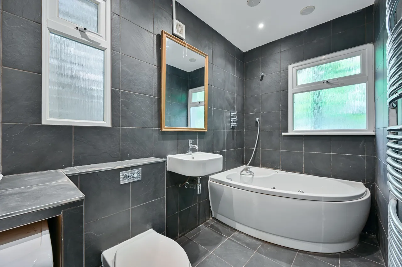 13 West Gardens, London, photo 4