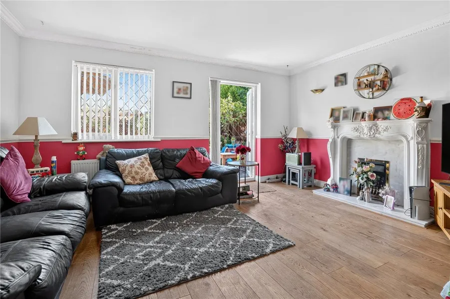 Lorne Gardens, Woking, GU21, photo 5
