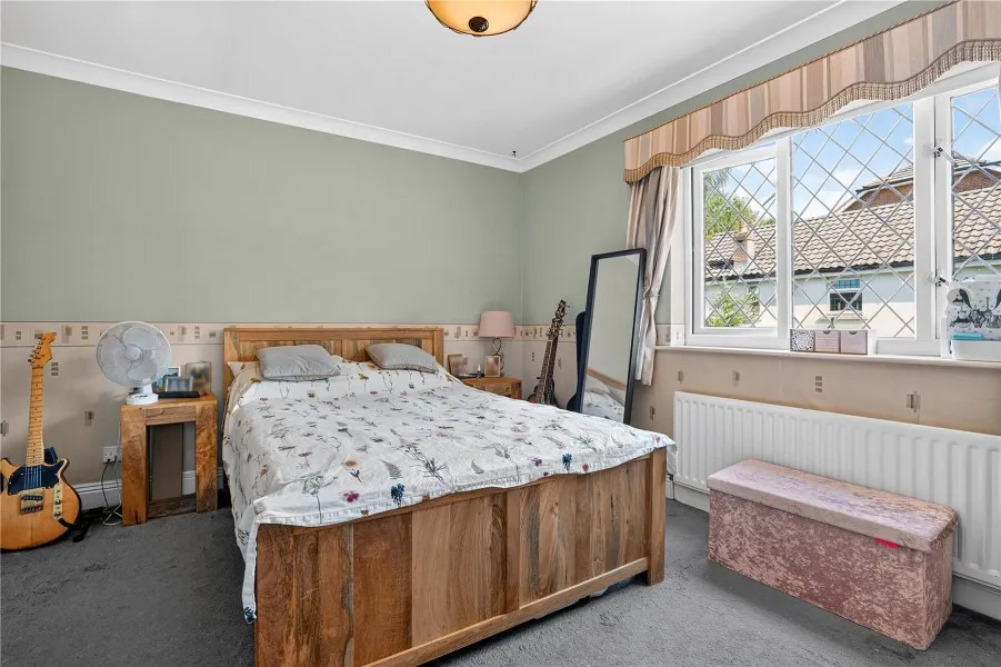 Lorne Gardens, Woking, GU21, photo 8
