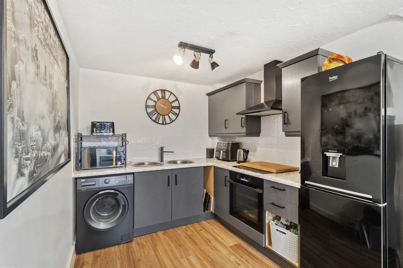 Apartment 25, Beaumont Court, Warrington, Elphins Drive, WA4 6FZ, photo 5