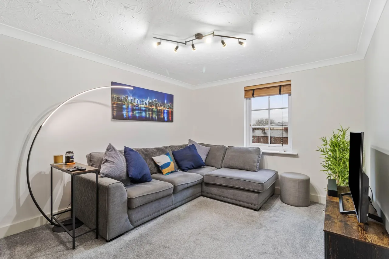 Apartment 25, Beaumont Court, Warrington, Elphins Drive, WA4 6FZ, photo 4