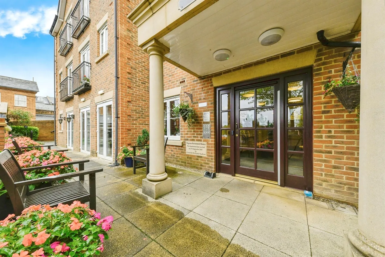 4 bed flat for sale, Queen Street, Hitchin, SG4