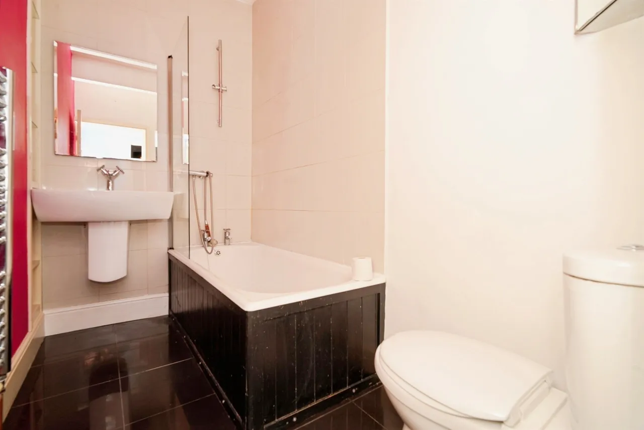 West View, Paddock, Huddersfield, photo 10