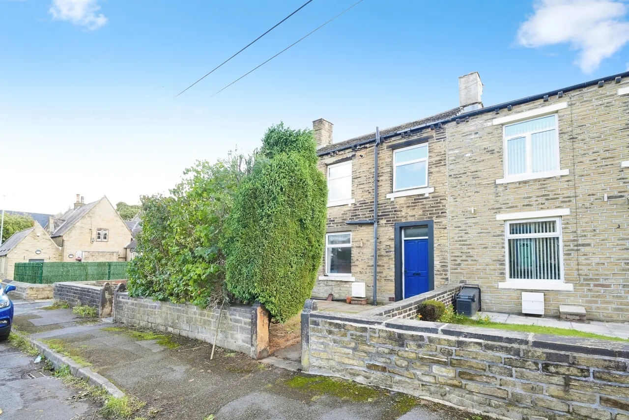 2 bed house for sale — West View, Paddock, Huddersfield
