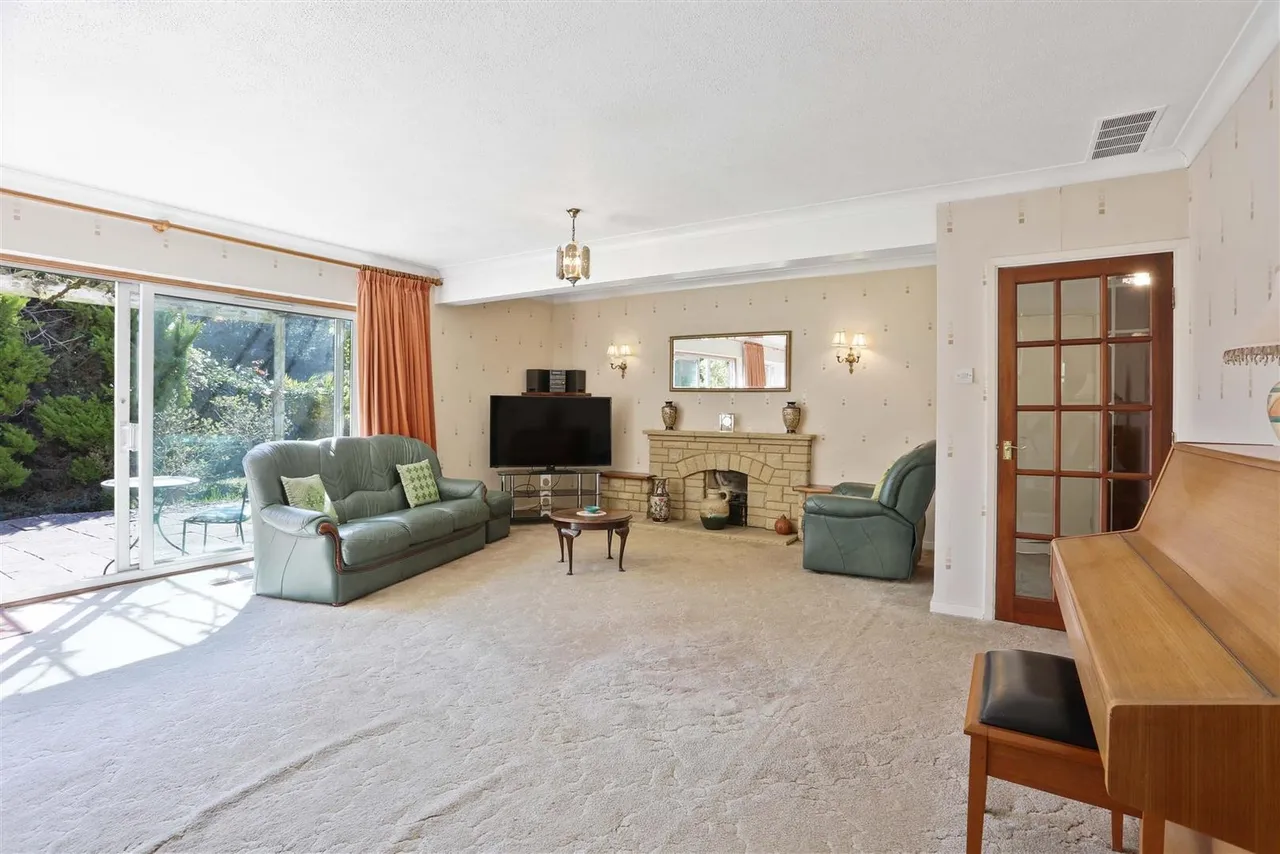Birchfield Grove, Ewell, KT17 3ES, photo 8