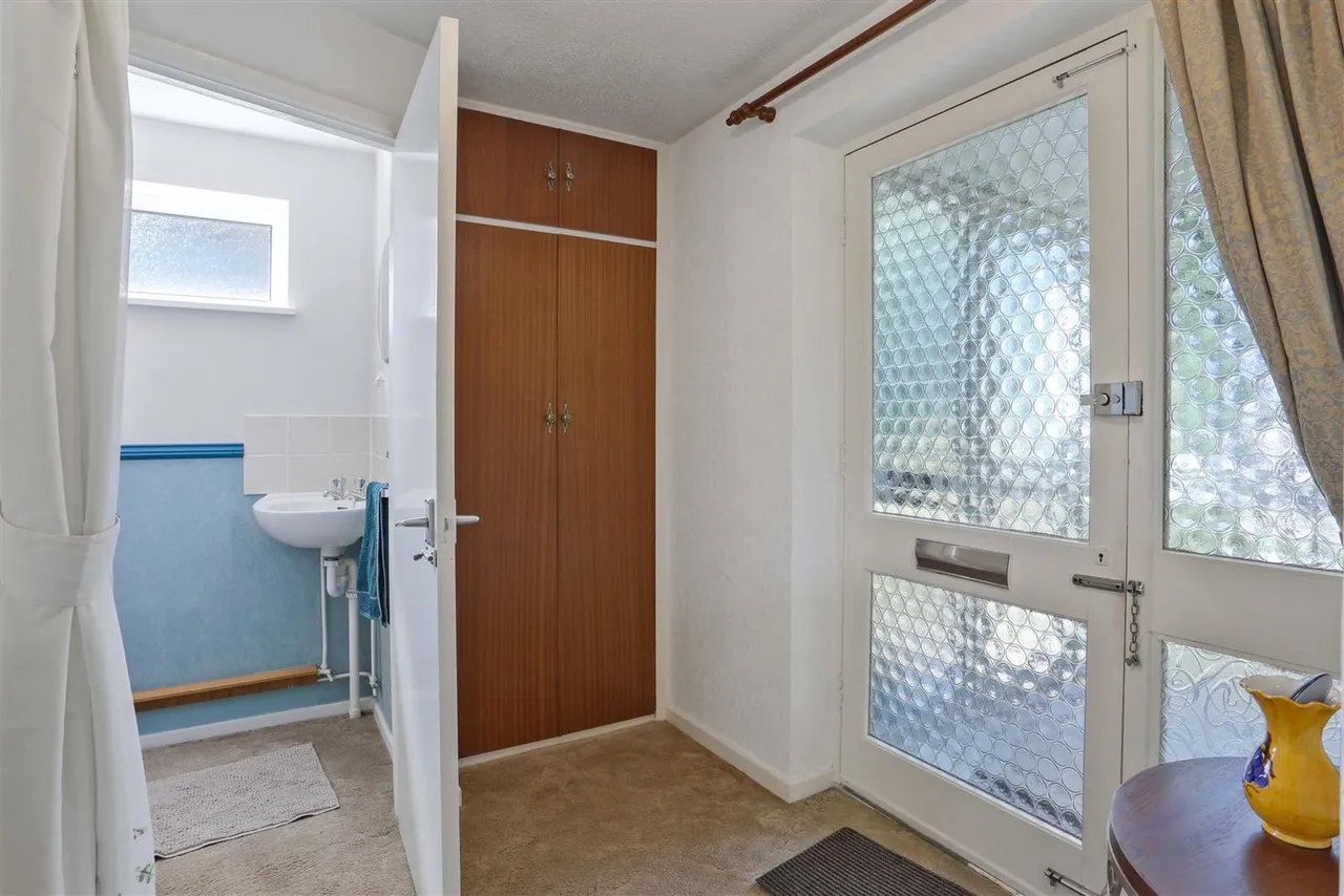 Birchfield Grove, Ewell, KT17 3ES, photo 7