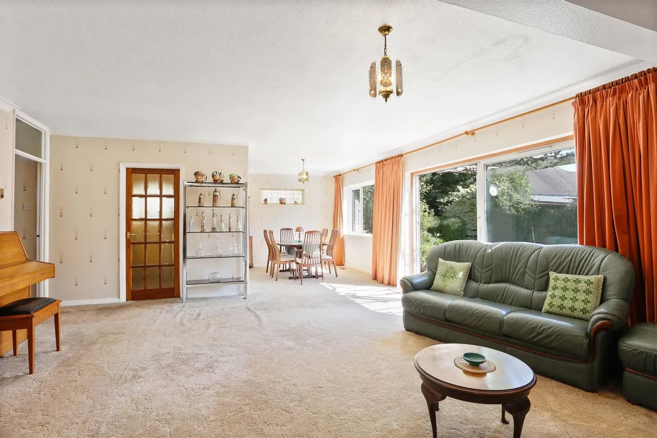 Birchfield Grove, Ewell, KT17 3ES, photo 3