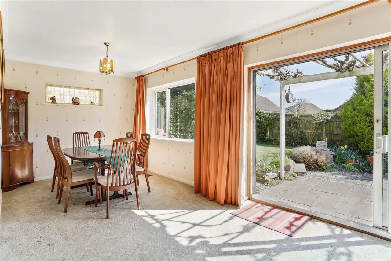Birchfield Grove, Ewell, KT17 3ES, photo 9