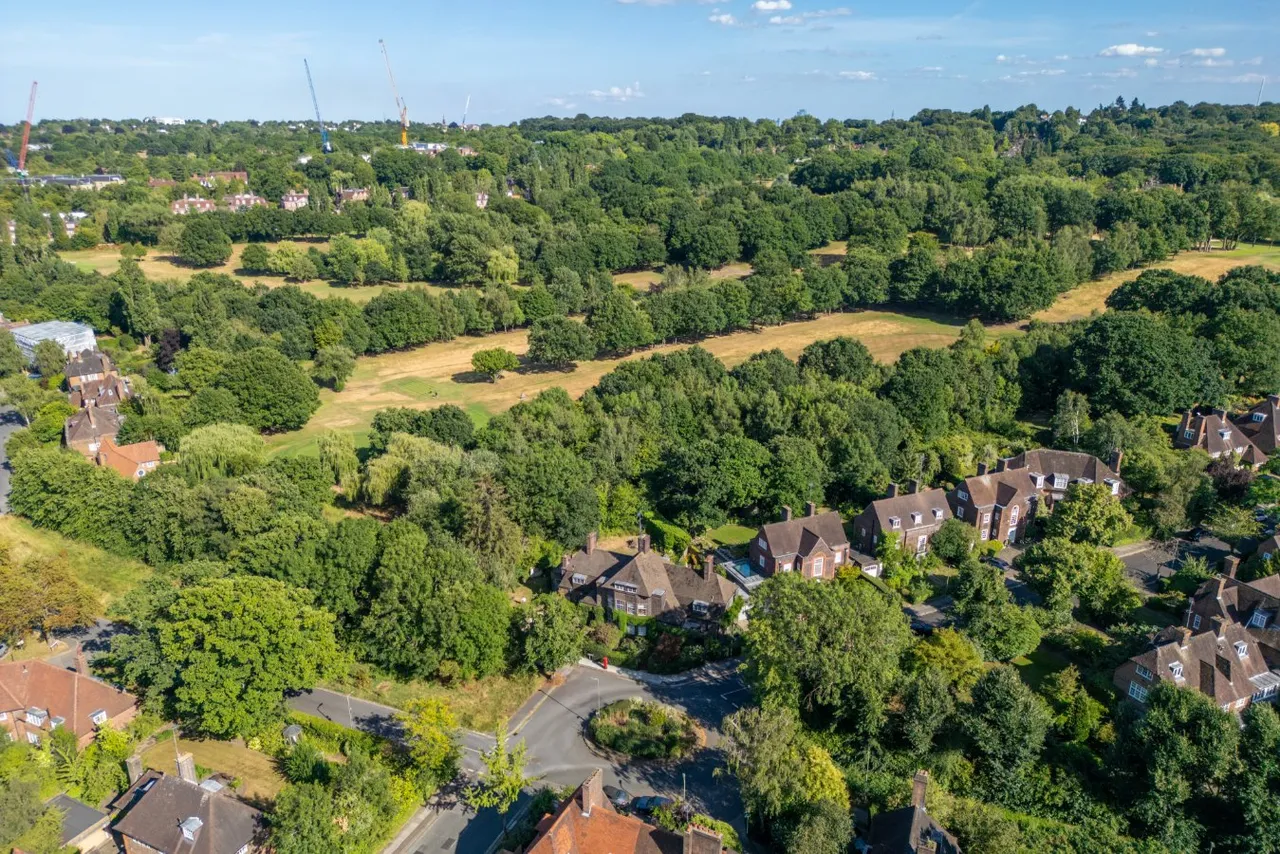Wildwood Road, Hampstead Garden Suburb, London, NW11 6UP, photo 13
