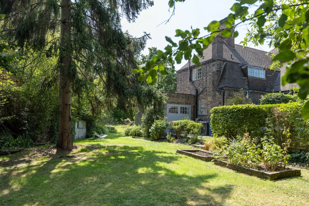 Wildwood Road, Hampstead Garden Suburb, London, NW11 6UP, photo 9