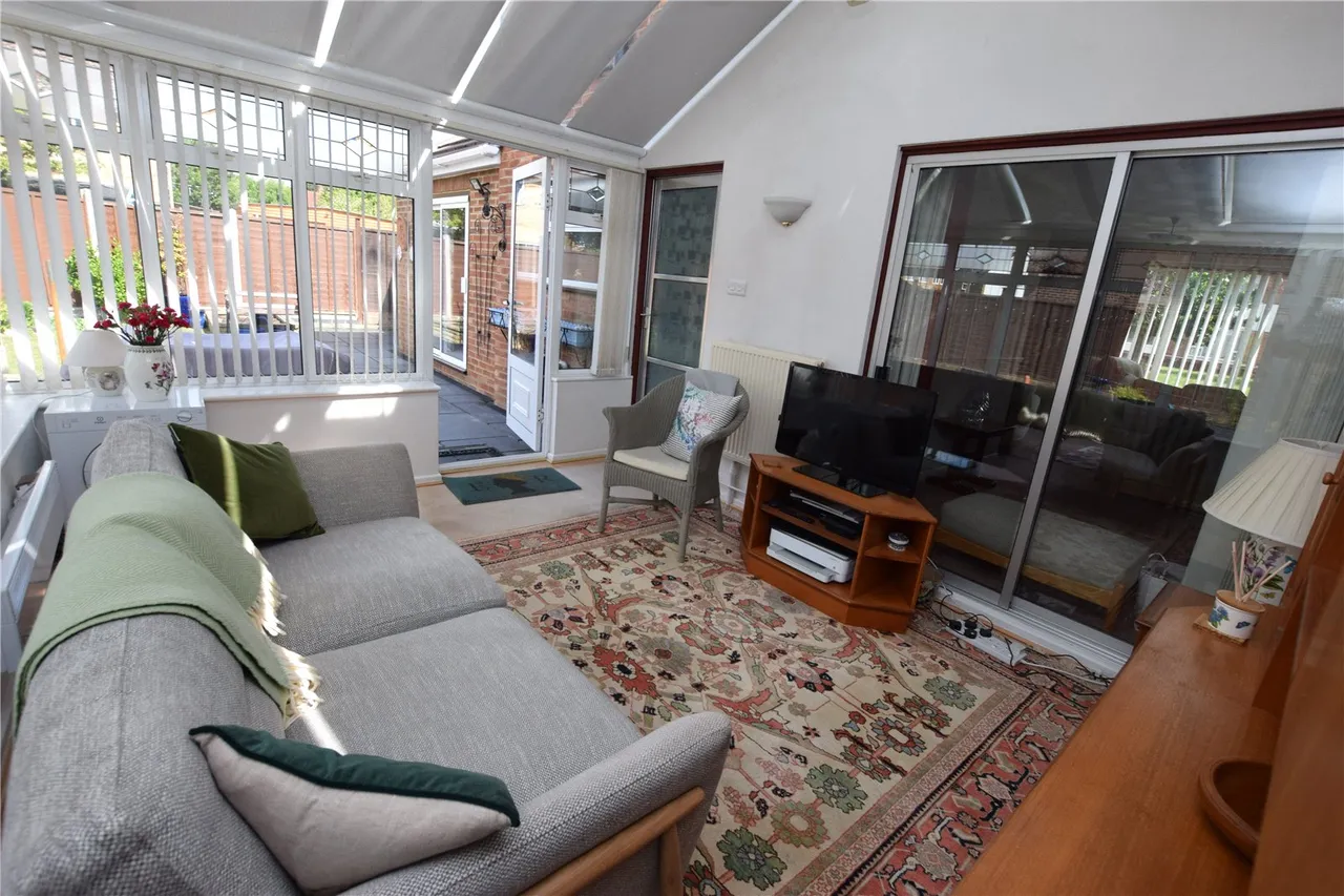 Cheyne Way, Farnborough, Hampshire, GU14 8SE, photo 12