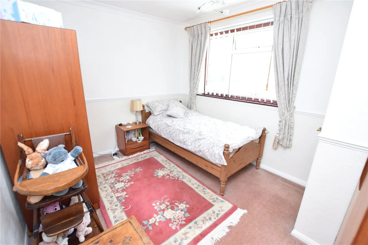Cheyne Way, Farnborough, Hampshire, GU14 8SE, photo 14