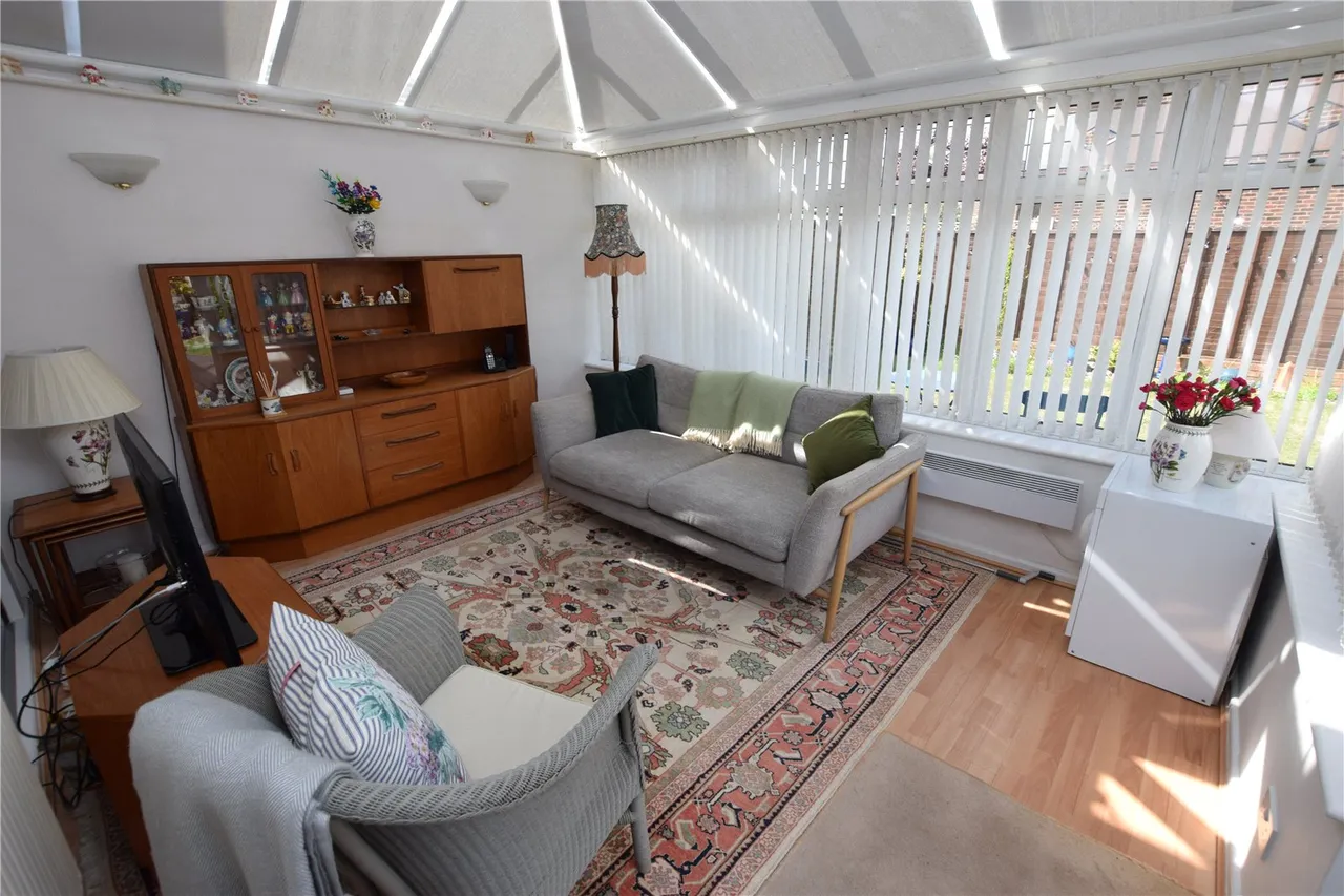 Cheyne Way, Farnborough, Hampshire, GU14 8SE, photo 11