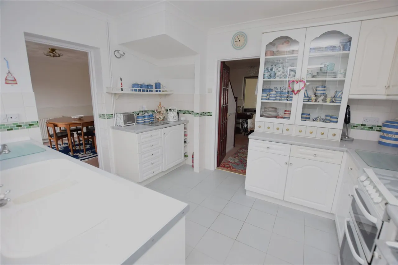 Cheyne Way, Farnborough, Hampshire, GU14 8SE, photo 10
