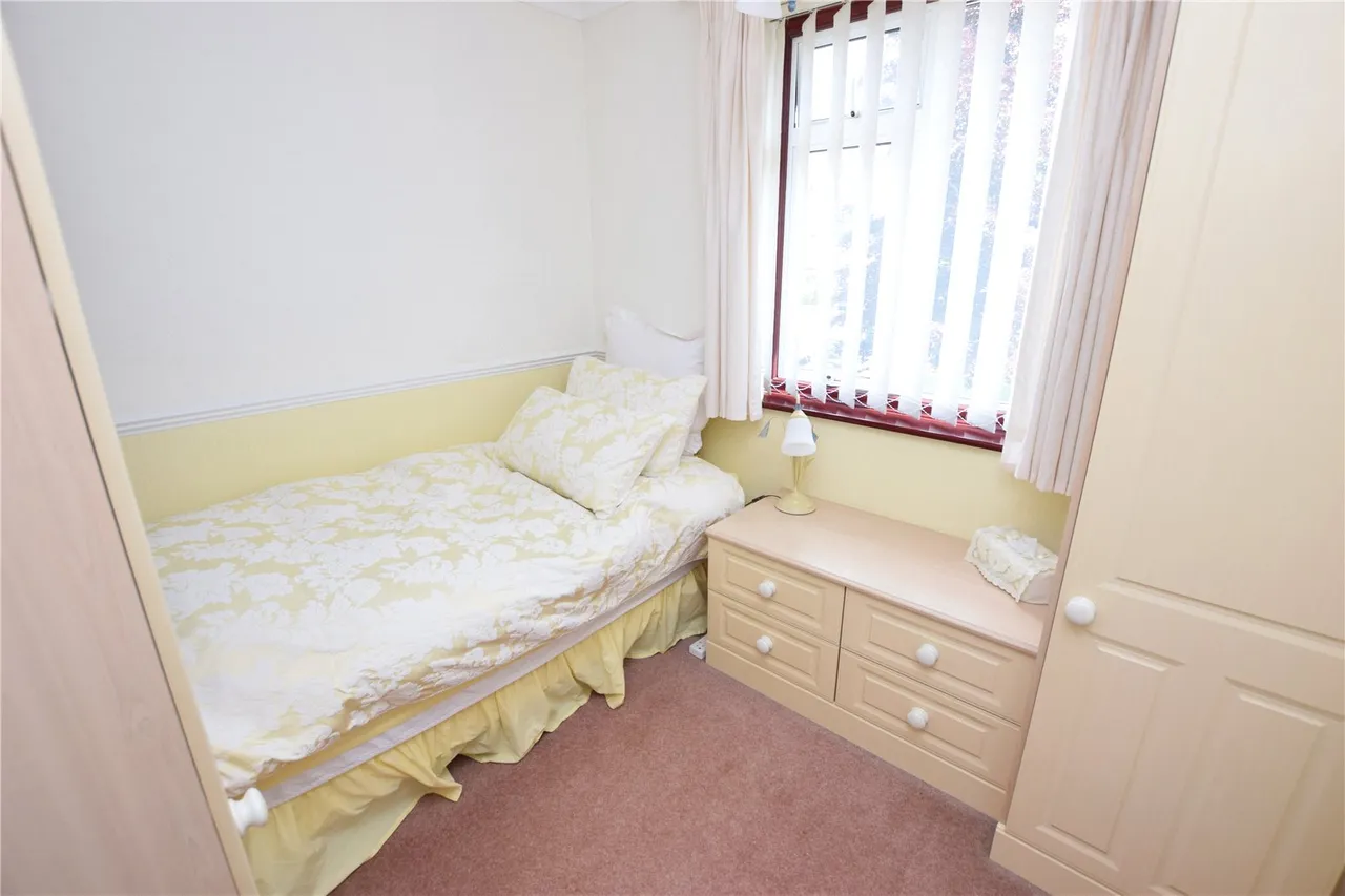 Cheyne Way, Farnborough, Hampshire, GU14 8SE, photo 15