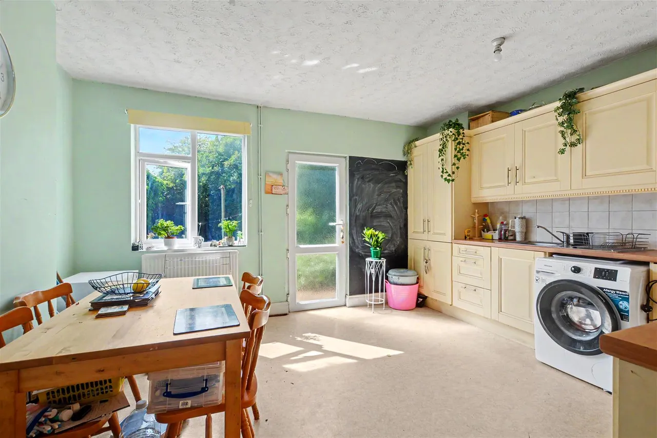 Charlton Grove, Beeston, NG9, photo 8