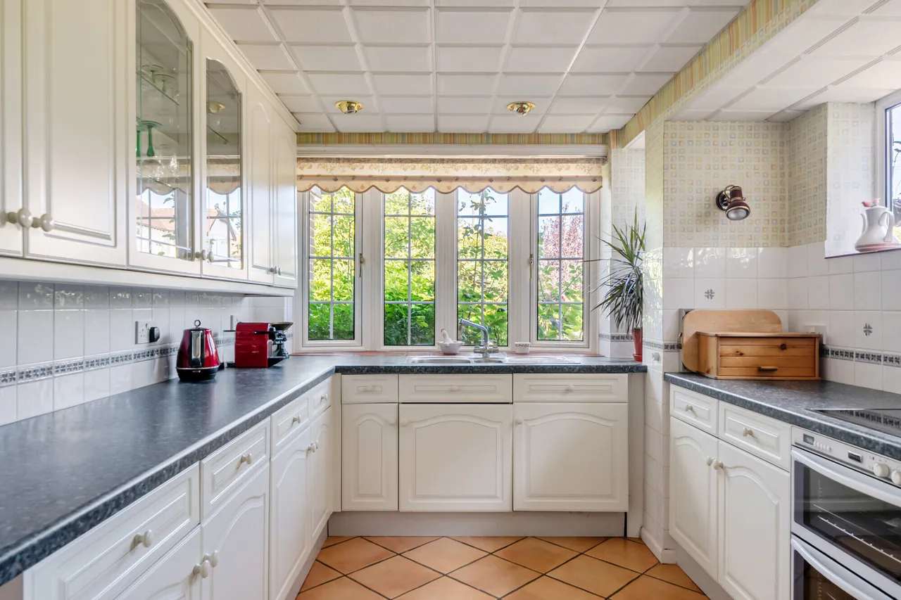 Warren Hill, Epsom, KT18, photo 10