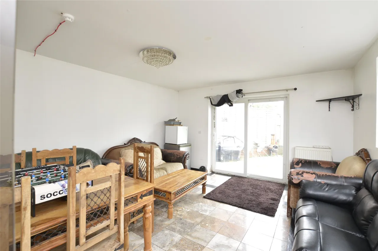 Stewart Close, Kingsbury, NW9 8AJ, photo 3