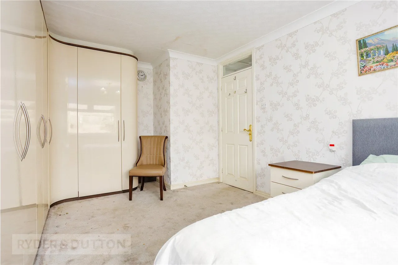 Astbury Close, Springhead, OL4, photo 8