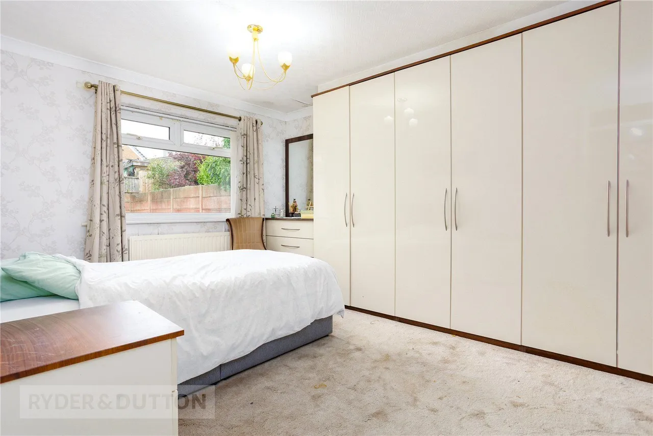 Astbury Close, Springhead, OL4, photo 7