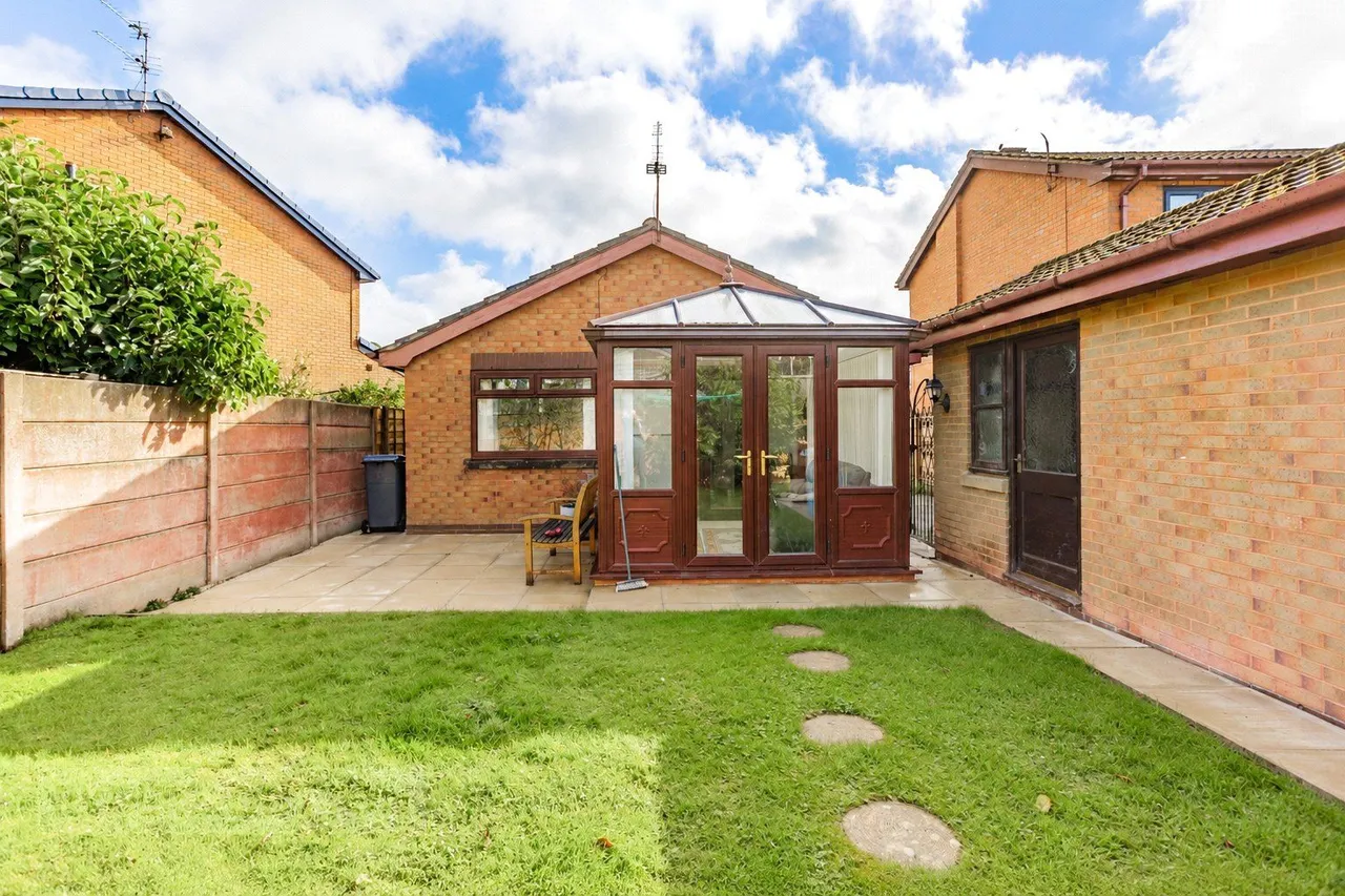 Astbury Close, Springhead, OL4, photo 15