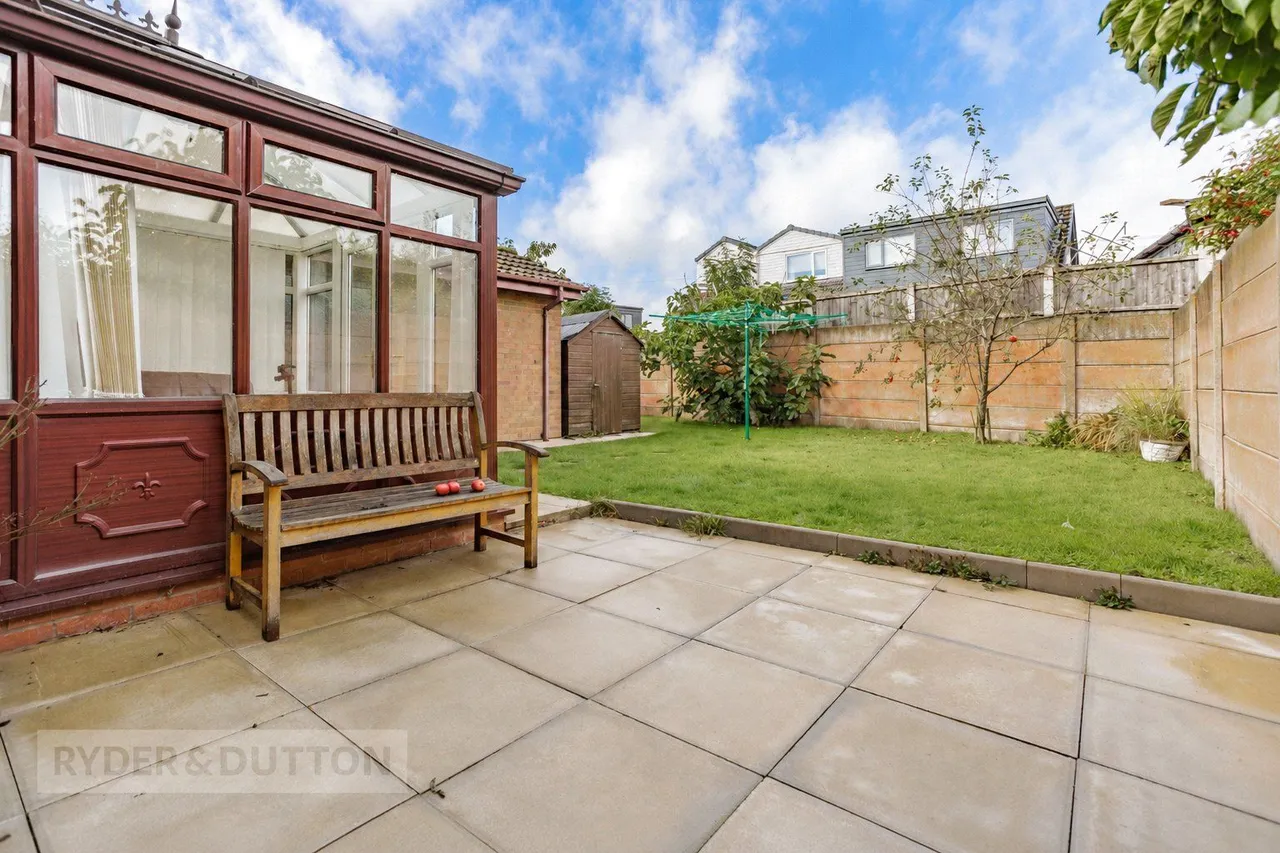 Astbury Close, Springhead, OL4, photo 16