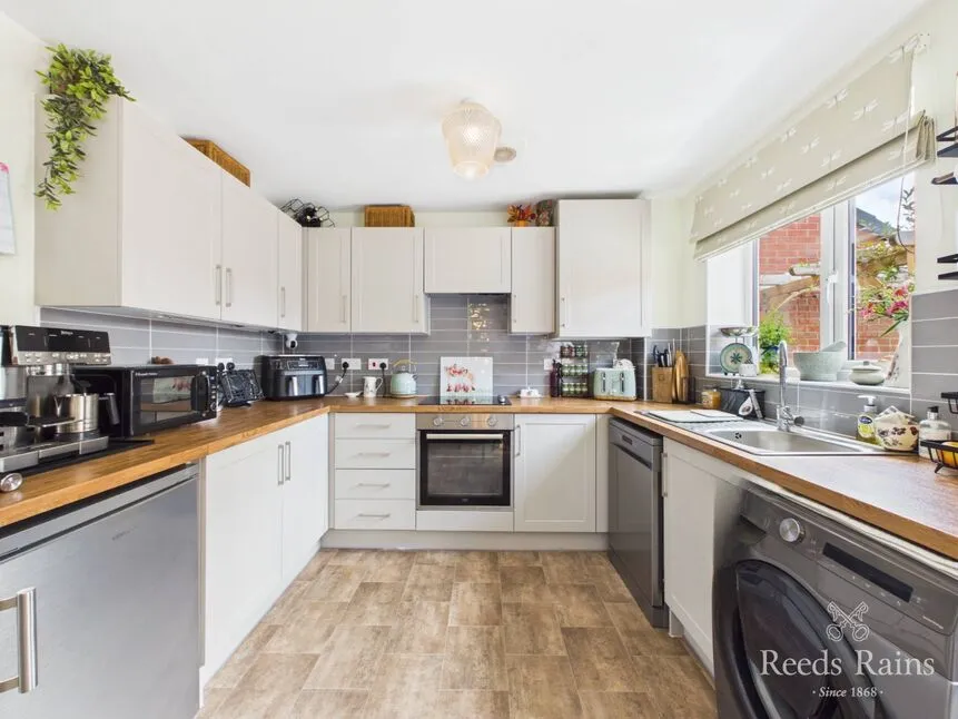 Guildford Crescent, Bridlington, East Yorkshire, YO16, photo 2