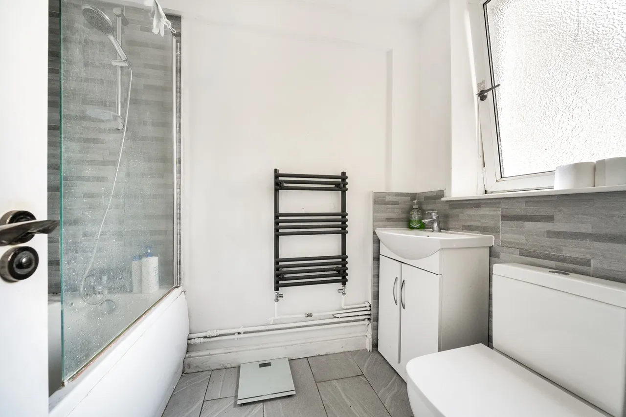 43 Longland Court, Rolls Road, London, photo 5