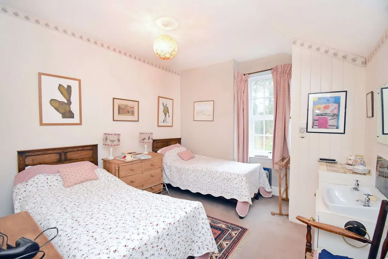 Dyffryn Crawnon, Llangynidr, Crickhowell, Powys, NP8 1NU, photo 9