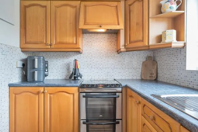 Lansdown Close, Woking, GU21, photo 5