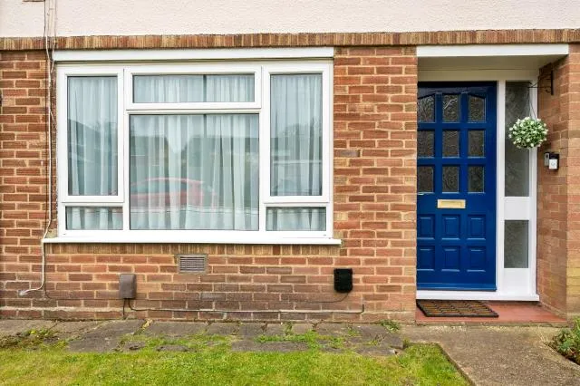Lansdown Close, Woking, GU21, photo 2