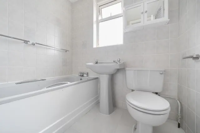 Lansdown Close, Woking, GU21, photo 15