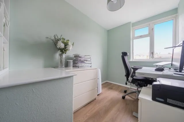 Lansdown Close, Woking, GU21, photo 11