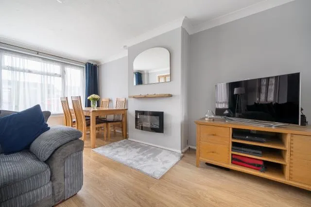 Lansdown Close, Woking, GU21, photo 7
