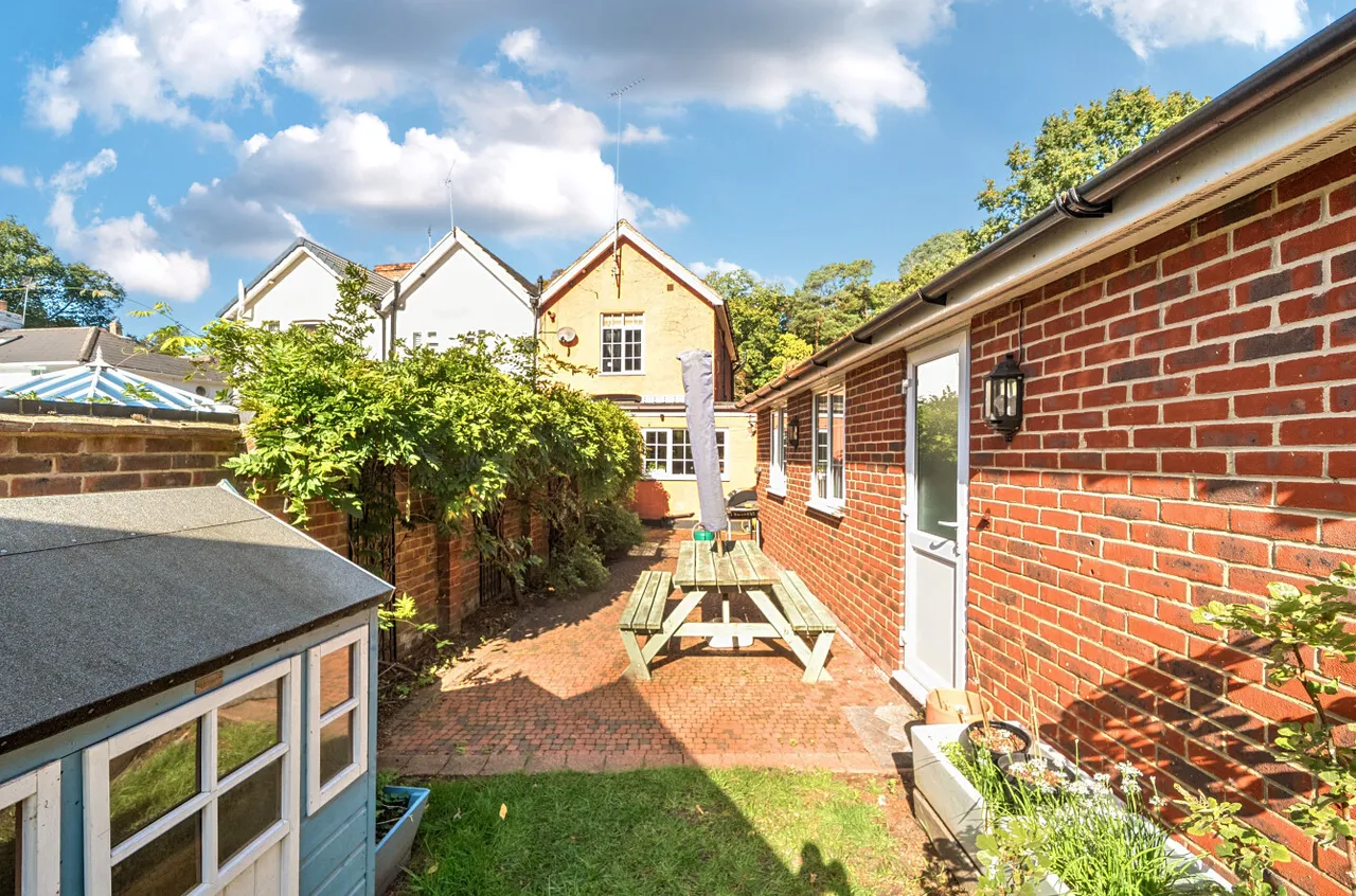 London Road, Bagshot, Surrey, GU19 5EZ, photo 11