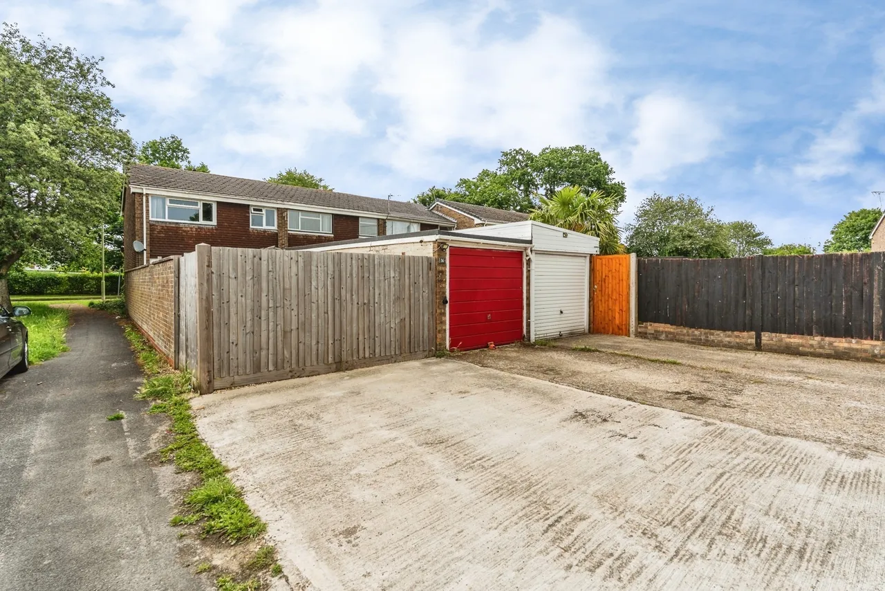 Beechdale Close, Calmore, SO40, photo 9