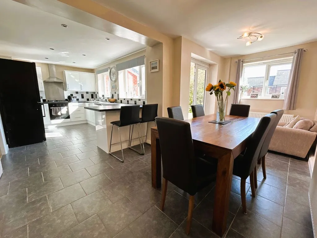 Ivy Grove, Brownhills, WS8, photo 2