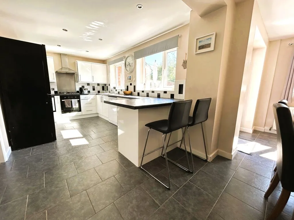 Ivy Grove, Brownhills, WS8, photo 5