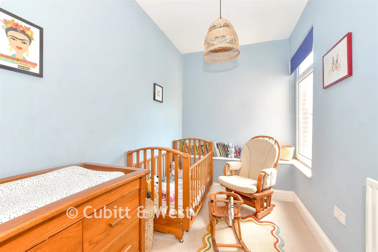 Fawcett Road, Southsea, PO4, photo 10