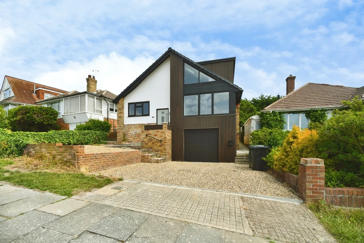 4 bed property for sale, Falmer Avenue, Saltdean, BN2