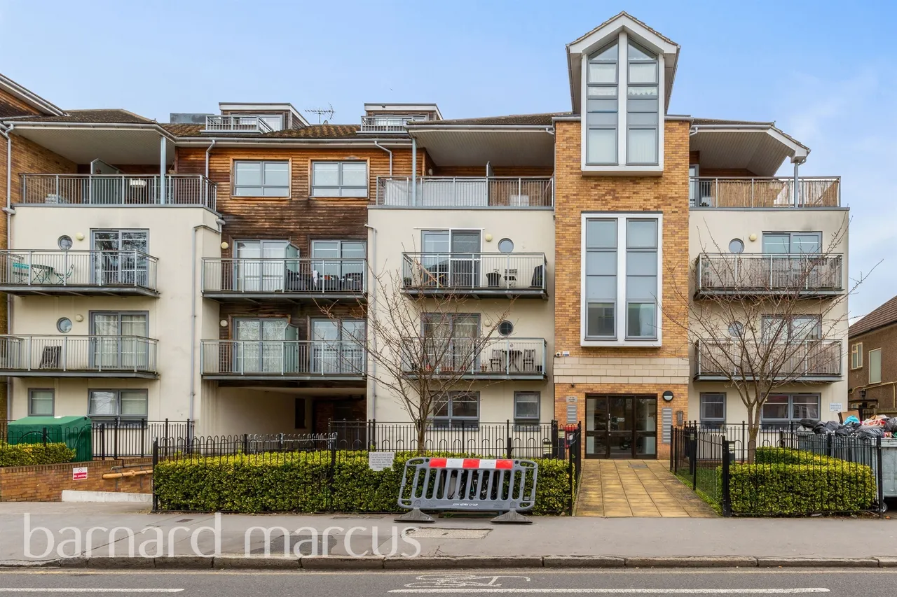 2 bed flat for sale — Sydenham Road, Croydon