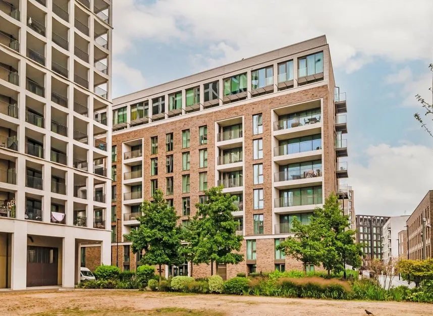 1 bed flat to rent — Schooner Road, Royal Wharf, E16
