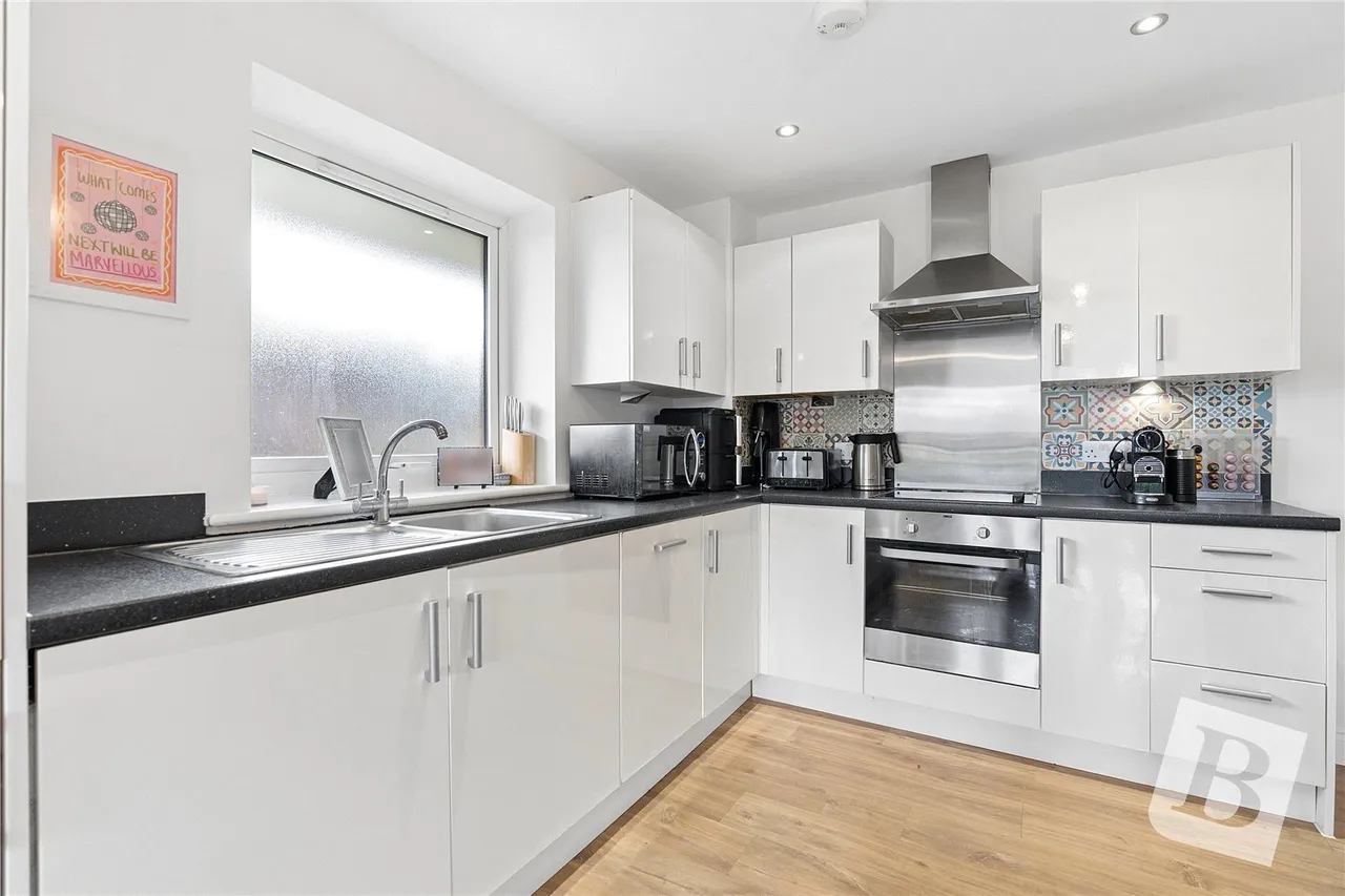 Southwood Court, 97 Stafford Avenue, Hornchurch, RM11, photo 2