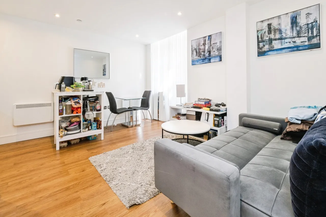 1 bed flat to rent, London Road, Romford, RM7