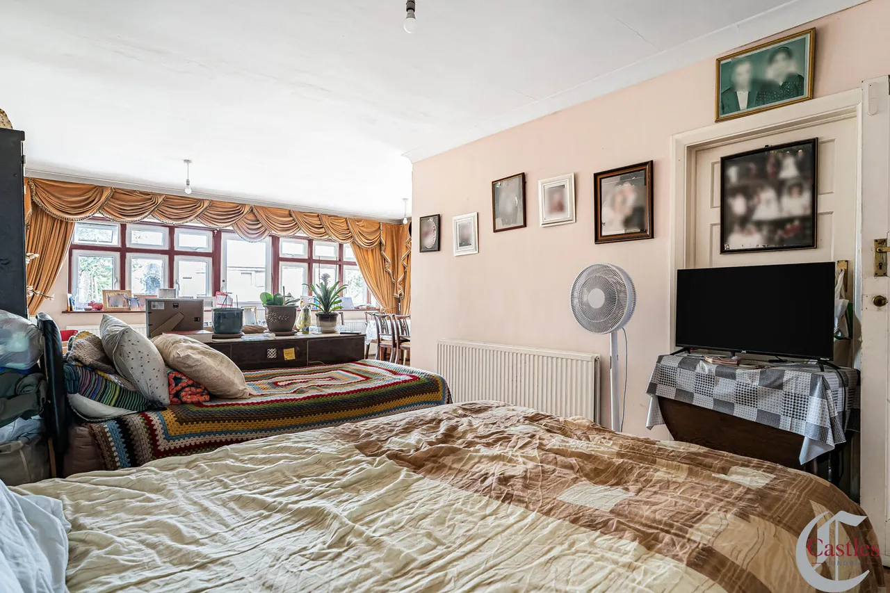 Empire Avenue, London, N18, photo 4