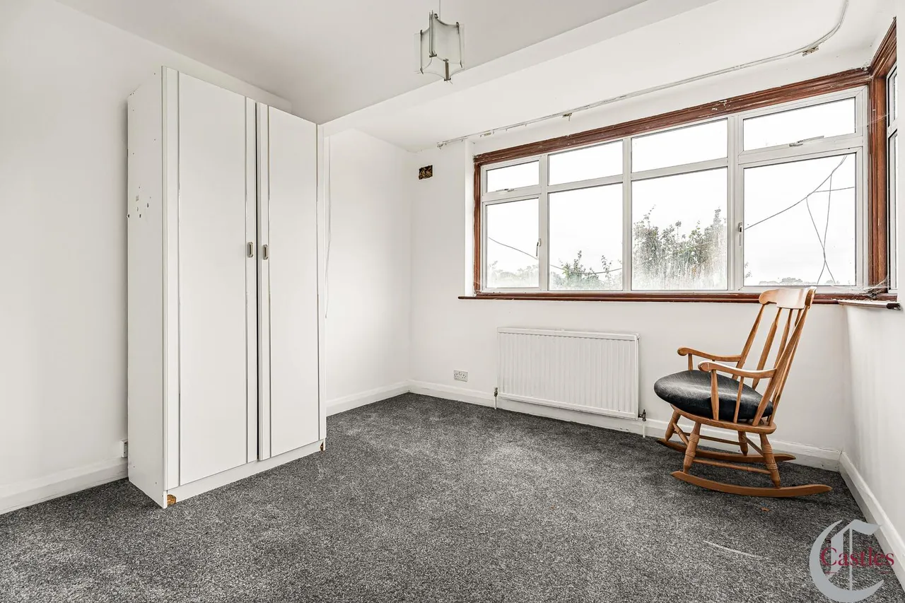 Empire Avenue, London, N18, photo 17