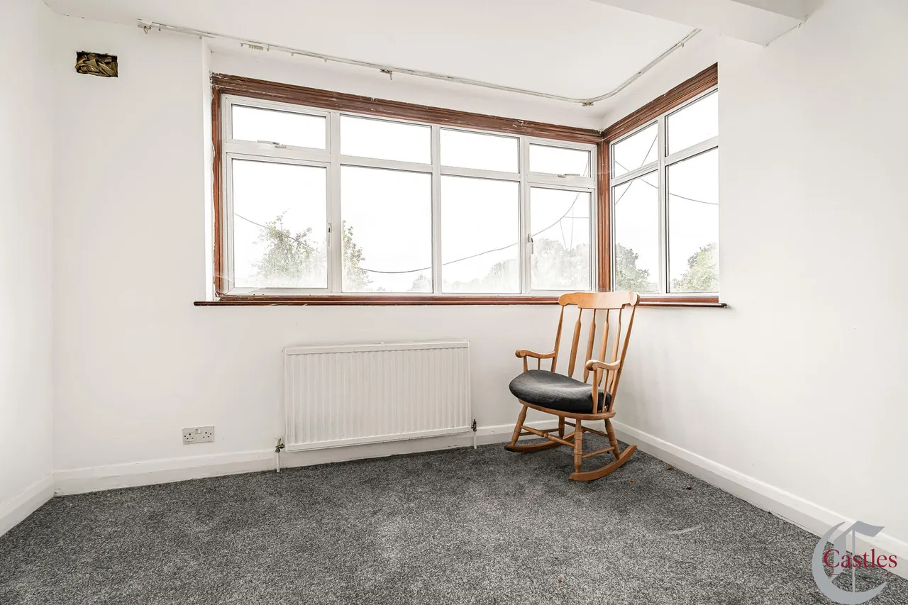 Empire Avenue, London, N18, photo 27