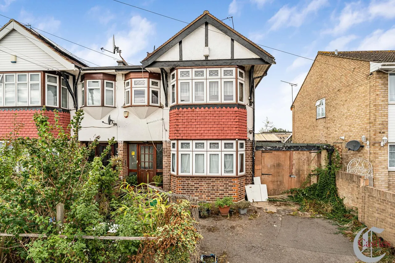 Empire Avenue, London, N18, photo 20